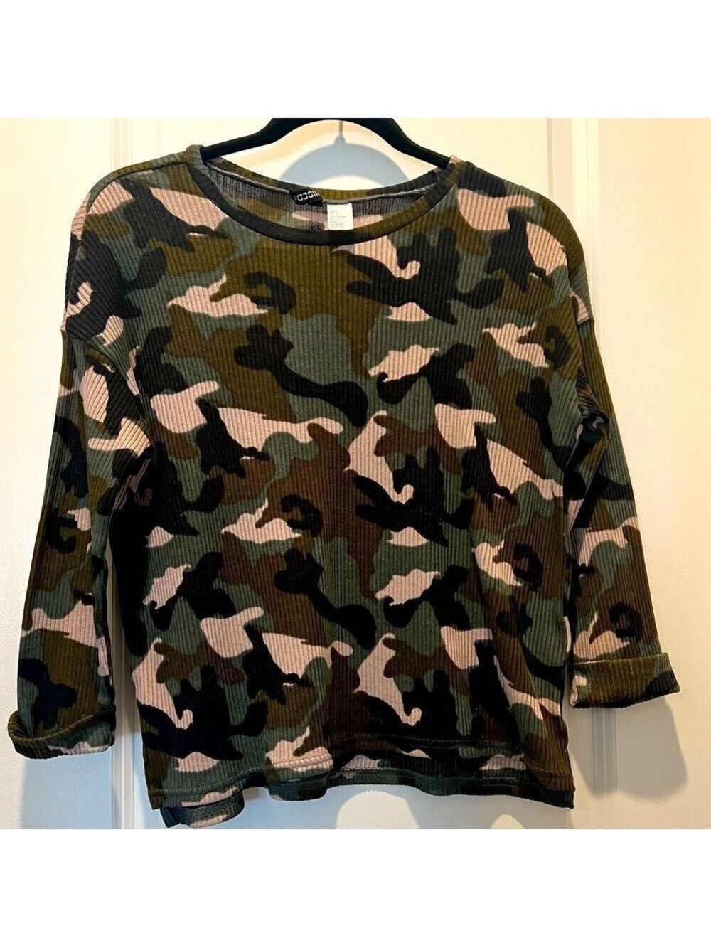 Divided by H&M Camouflage size Small women’s top